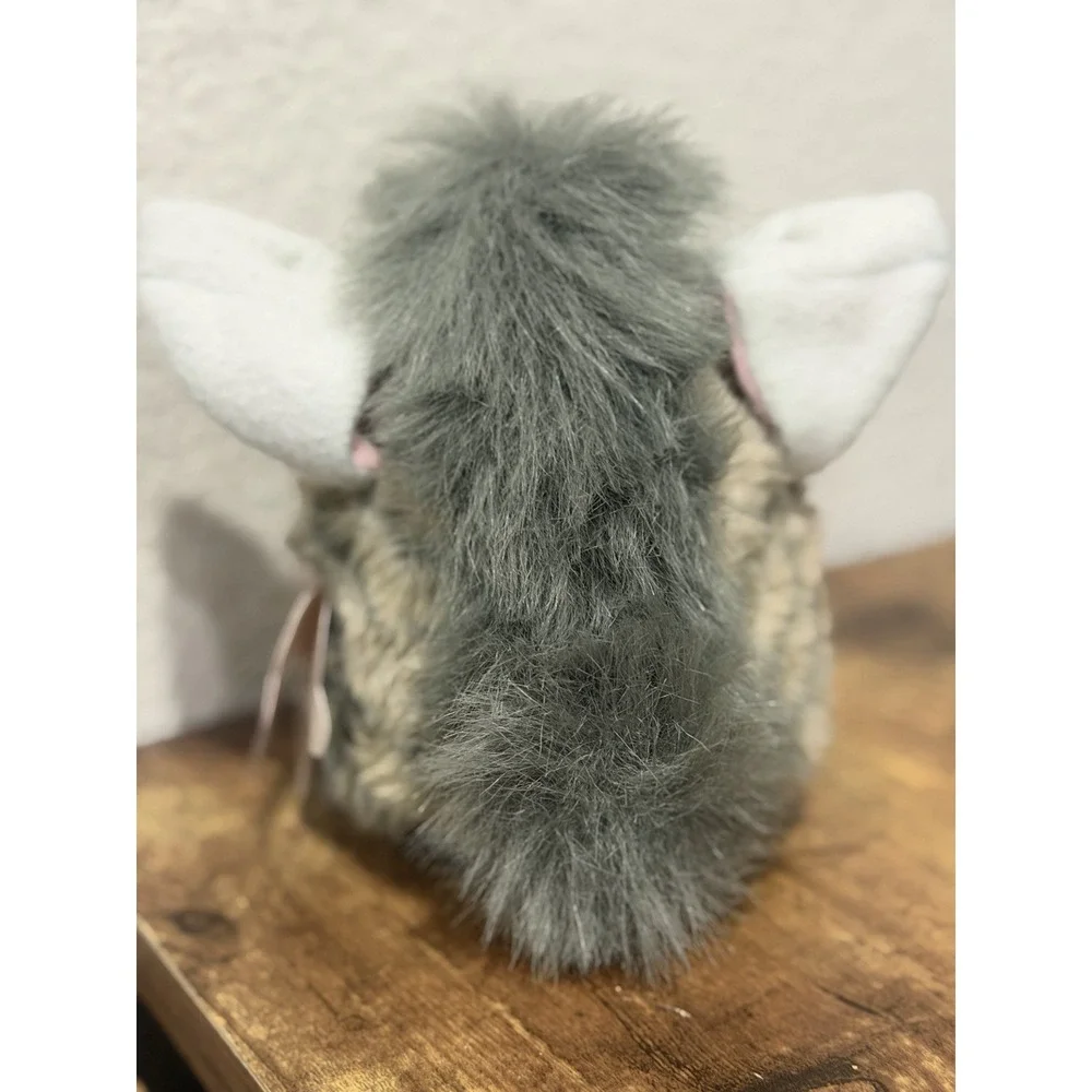 1998 Furby Gray Wolf Church Mouse Original w/ Tags Teal Green Swirl Eyes Gen 1